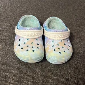 Kids fuzzy crocs girl